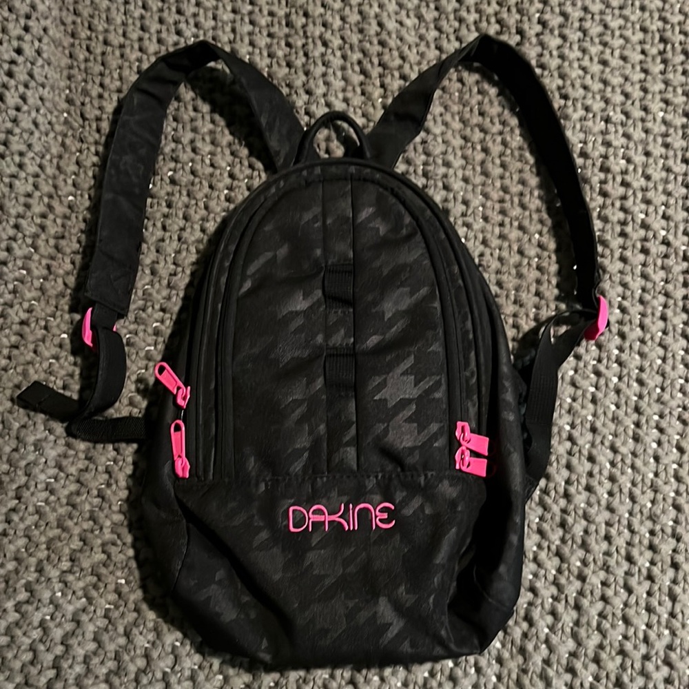 Dakine mini backpack black and pink